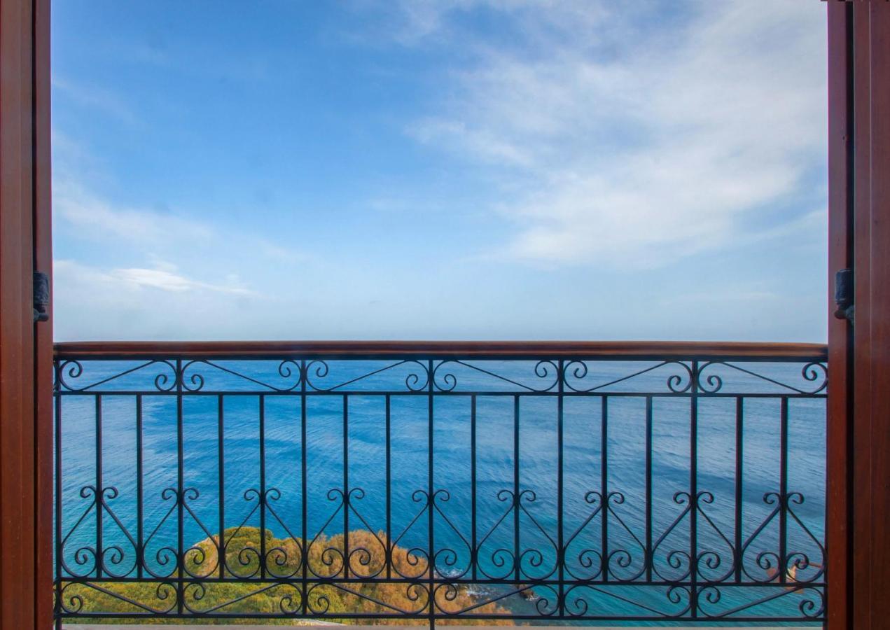 Arion Syros Hotell Ermoupoli Exteriör bild